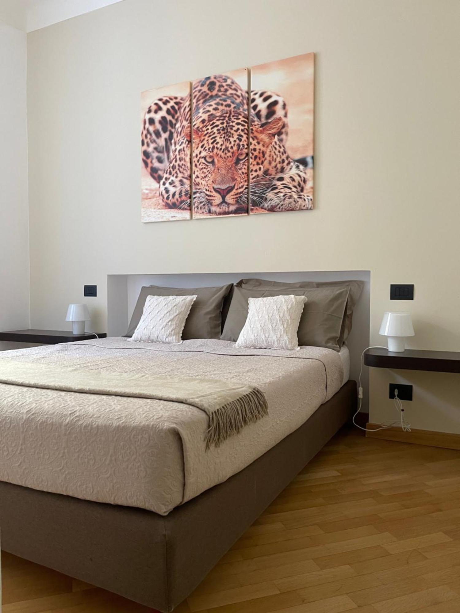 Charming Como - Apartment Downtown In The Pedestrian Area With 2 Double Bedrooms And 2 Complete Bathrooms A Spacious Living Room And Full Equipped Kitchen Eksteriør bilde